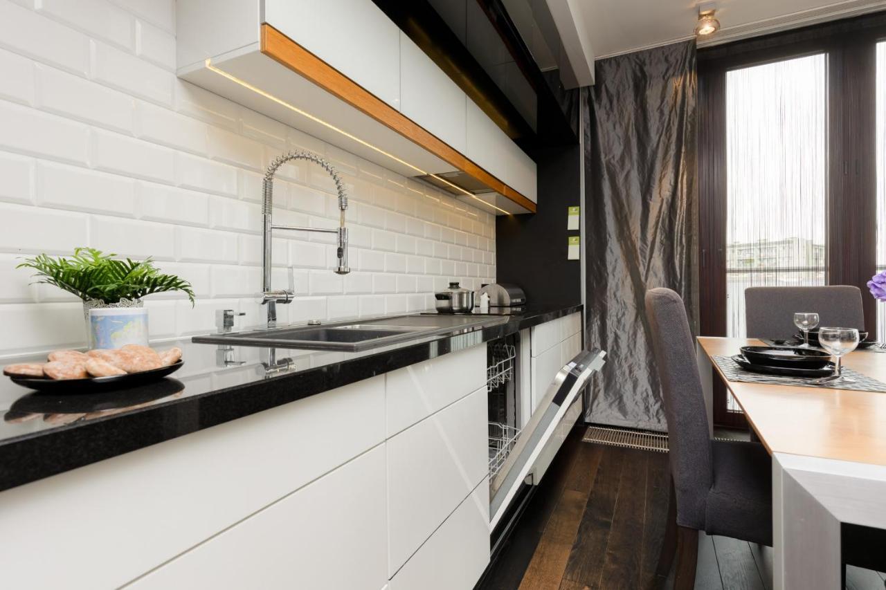 Warsaw Srodmiescie Riverside Three-Bedroom Apartment By Renters Bagian luar foto