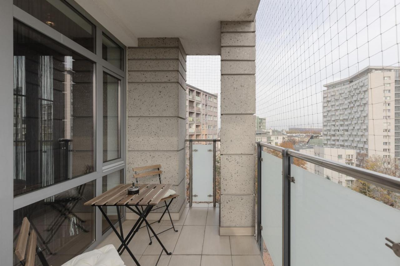 Warsaw Srodmiescie Riverside Three-Bedroom Apartment By Renters Bagian luar foto