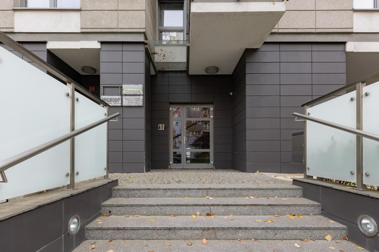 Warsaw Srodmiescie Riverside Three-Bedroom Apartment By Renters Bagian luar foto